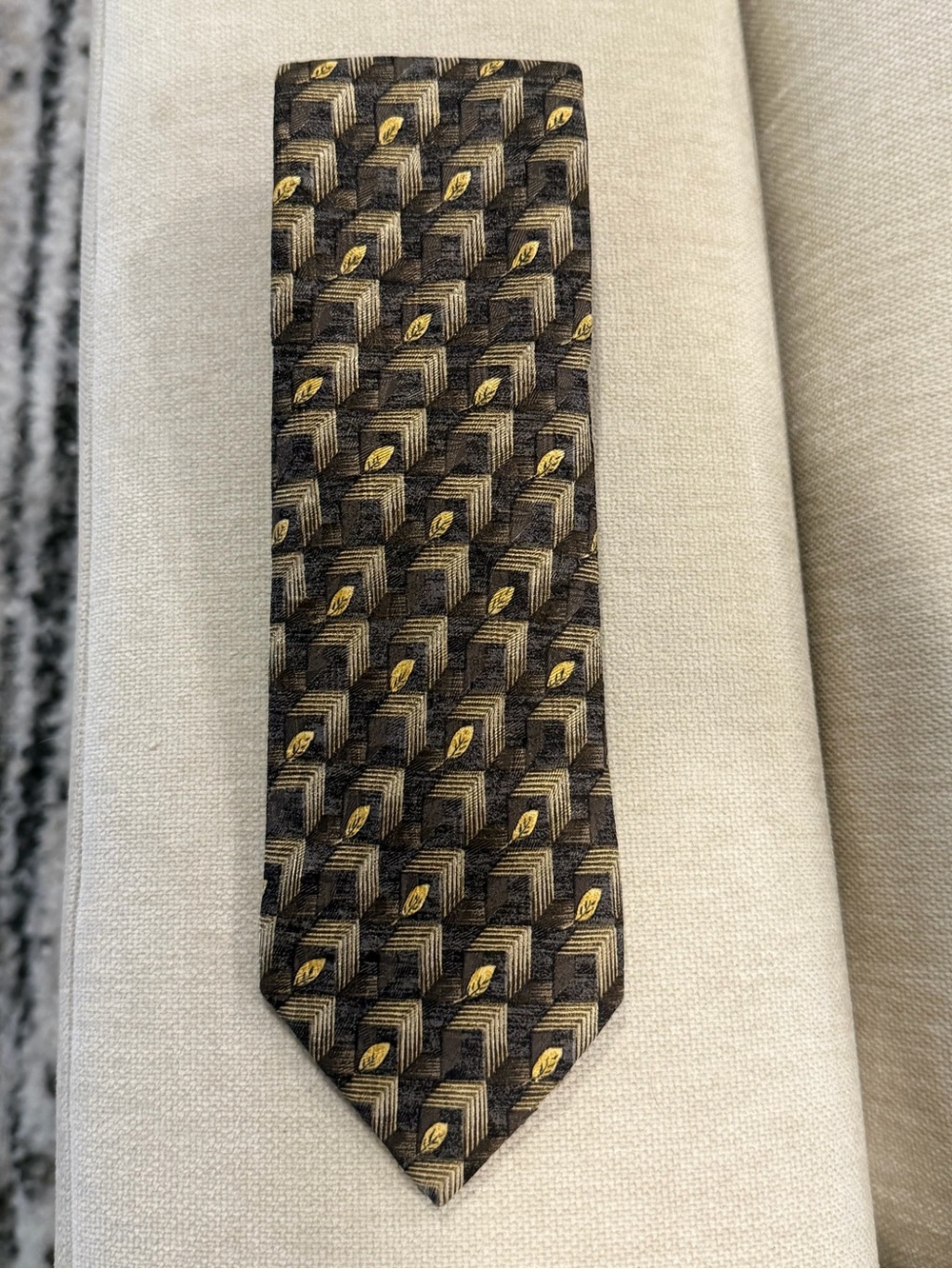 Ermenegildo Zegna Men’s Brown Silk Tie Gold Geometric Motif Vintage Luxury‎